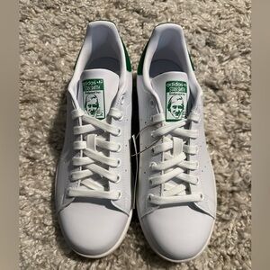 NWT ADIDAS WOMENS STAN SMITH WHITE SHOE NIKE LOWTOP BRAND NEW